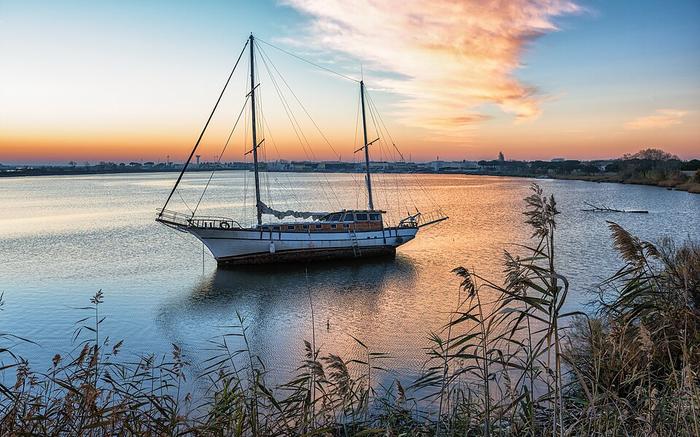 Le Grau-du-Roi — Immobilier — CENTURY 21 Rouvière Immobilier — Plan d’eau du Vidourle